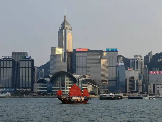 背靠大厂的互联网券商：资本、技术与“搅局者”